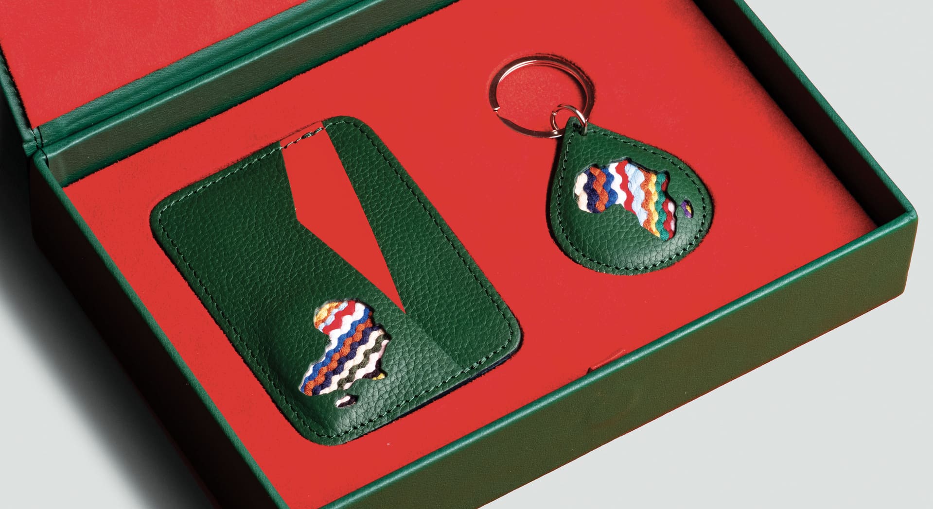 هدايا مميزة له